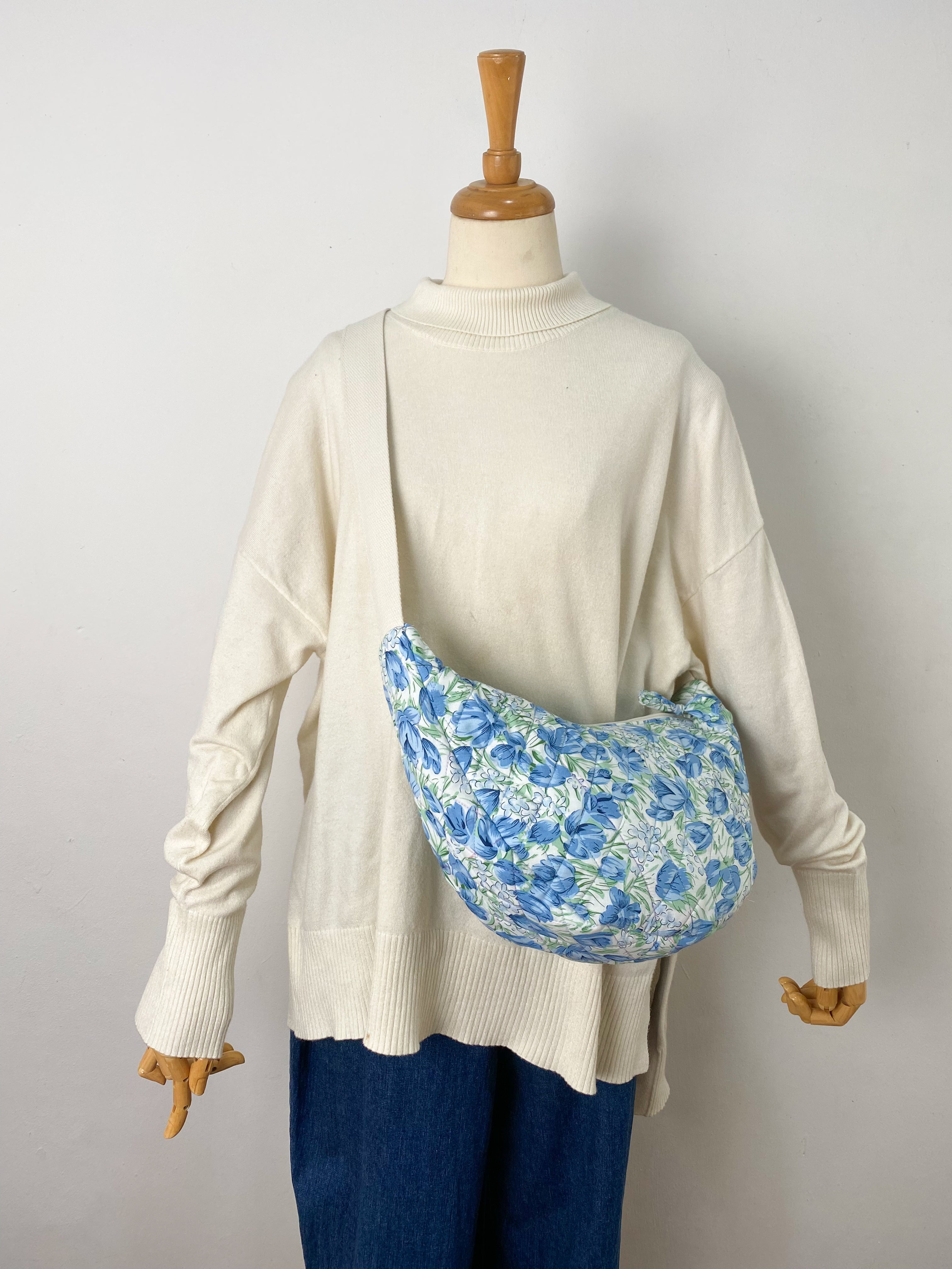 Bluebell crescent bag